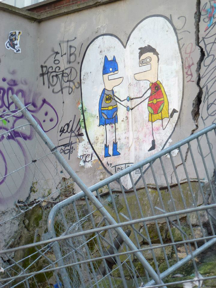 graffiti sur mur street heart